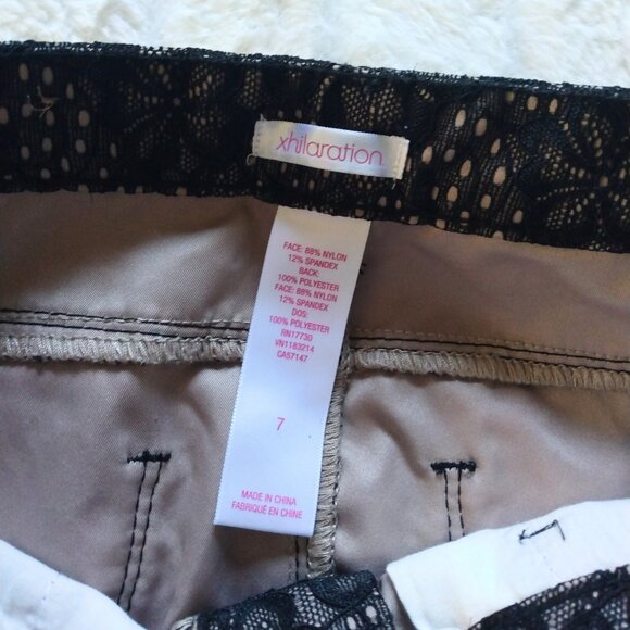 Xhilaration sz 7 floral overlay jeans - Picture 4 of 8